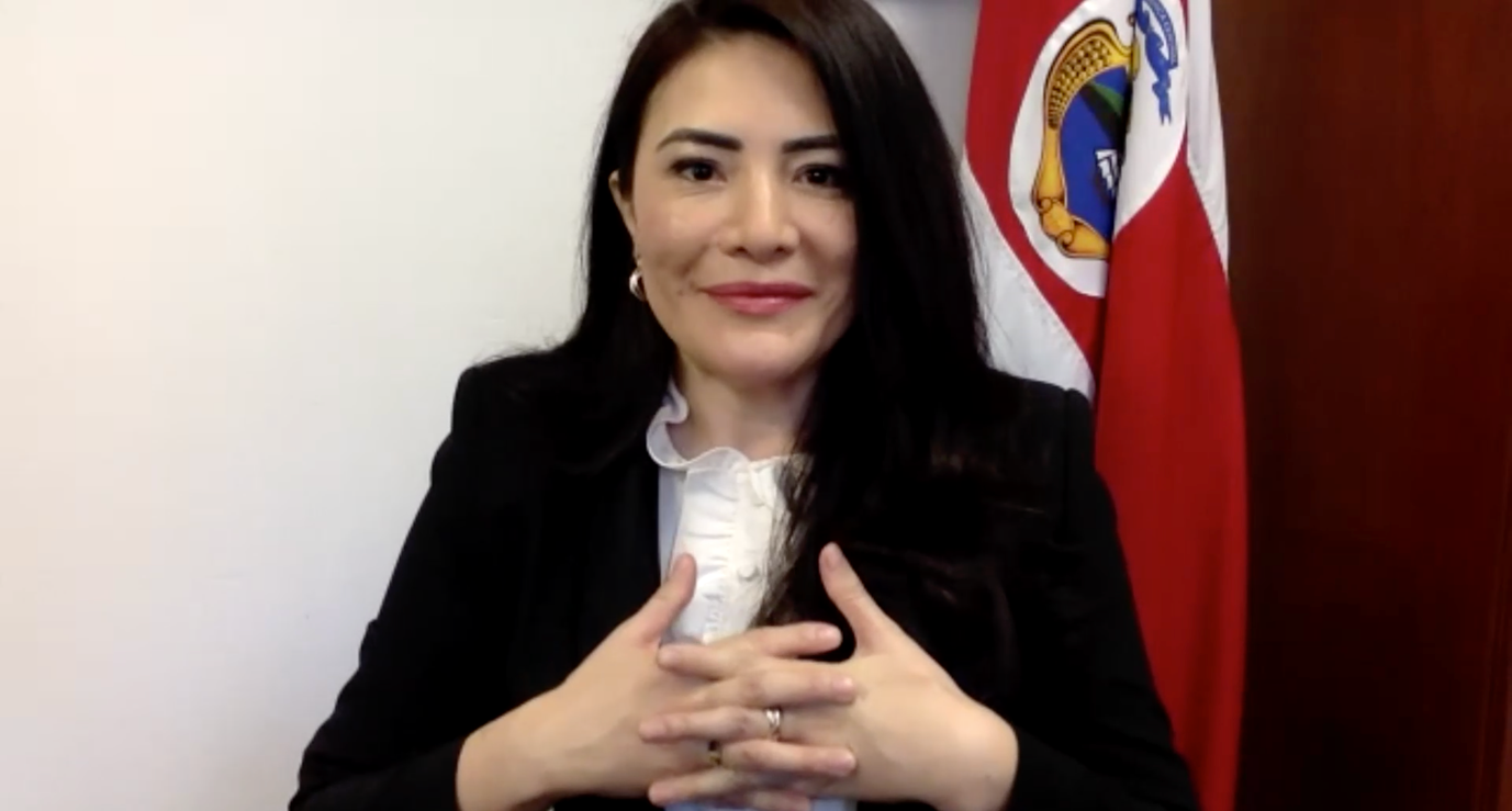 A picture containing person, wall, indoor

Description automatically generated