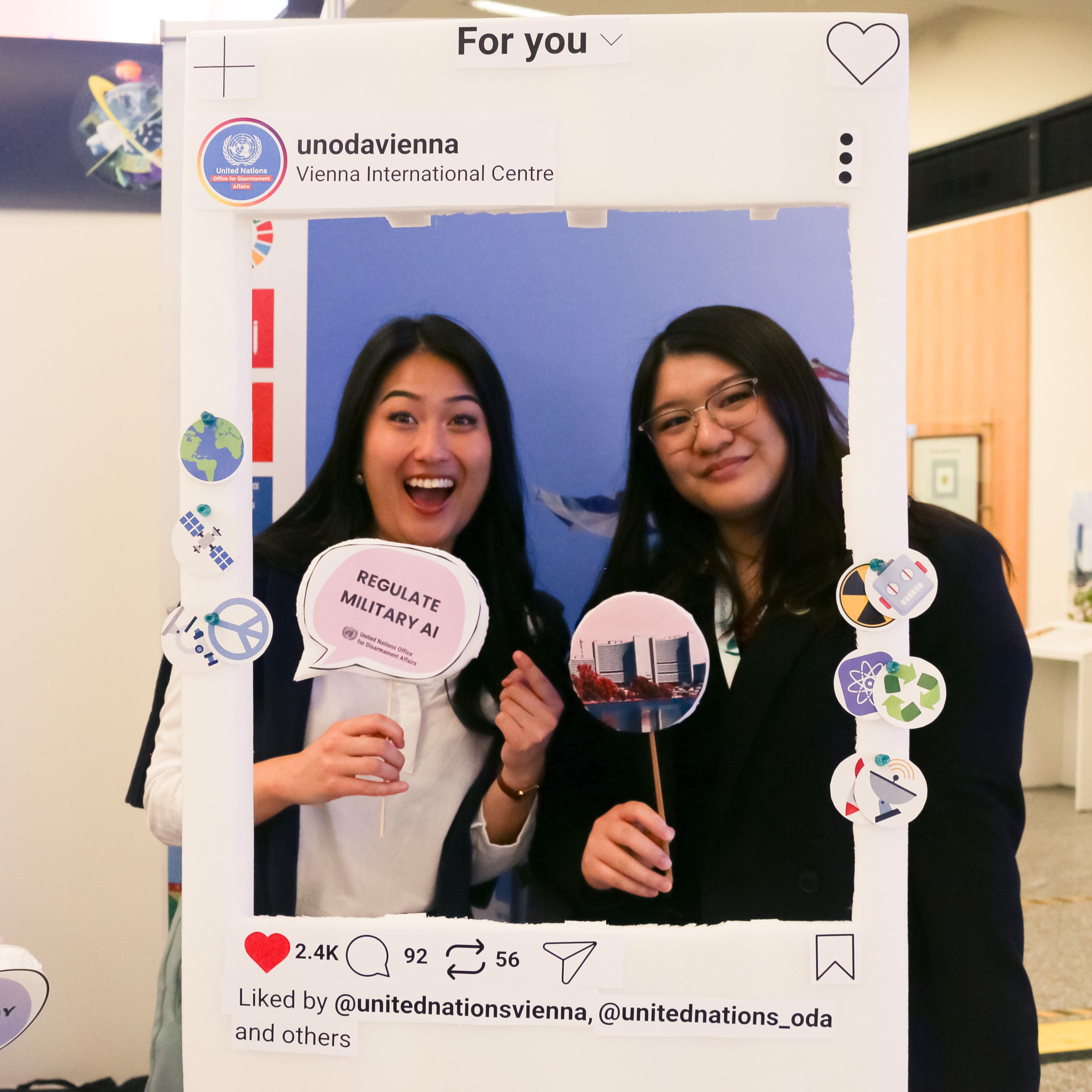 Visitors taking photos in UNODA’s Instagram photo frame (Photo credits: UNODA/Federica Petrucci).
