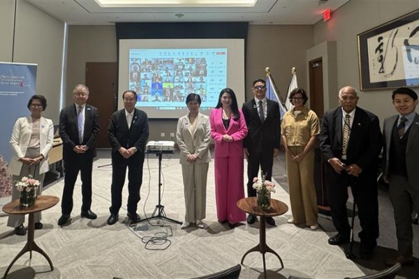 High Representative Izumi Nakamitsu with YLF Participants